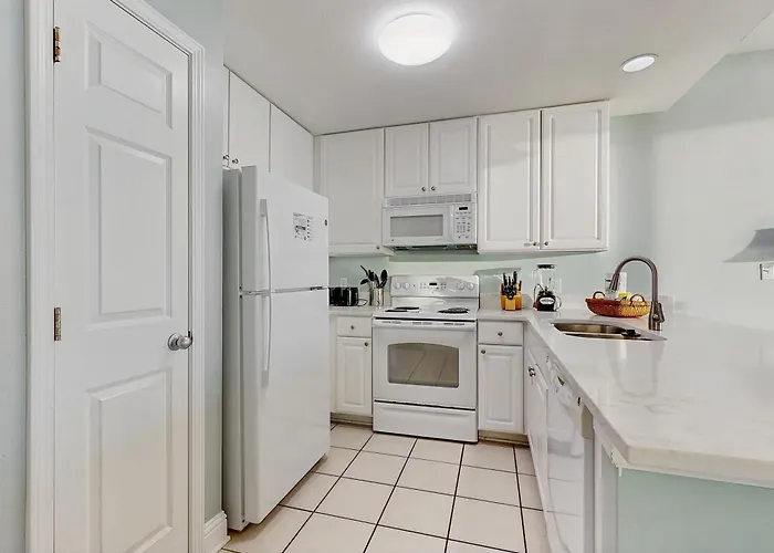 Beachfront With Stunning Views Shared Hot Tub Fitness & Indoor Pool Holiday home Gulf Shores